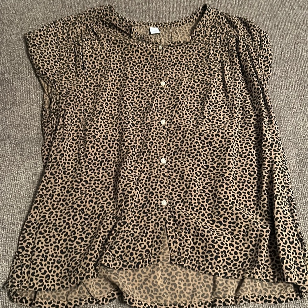 Old Navy Button-up Short Sleeved Top